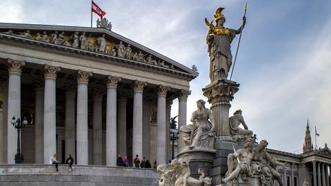 Bild: Karfreitag: Beschluss trotz heftiger Kritik