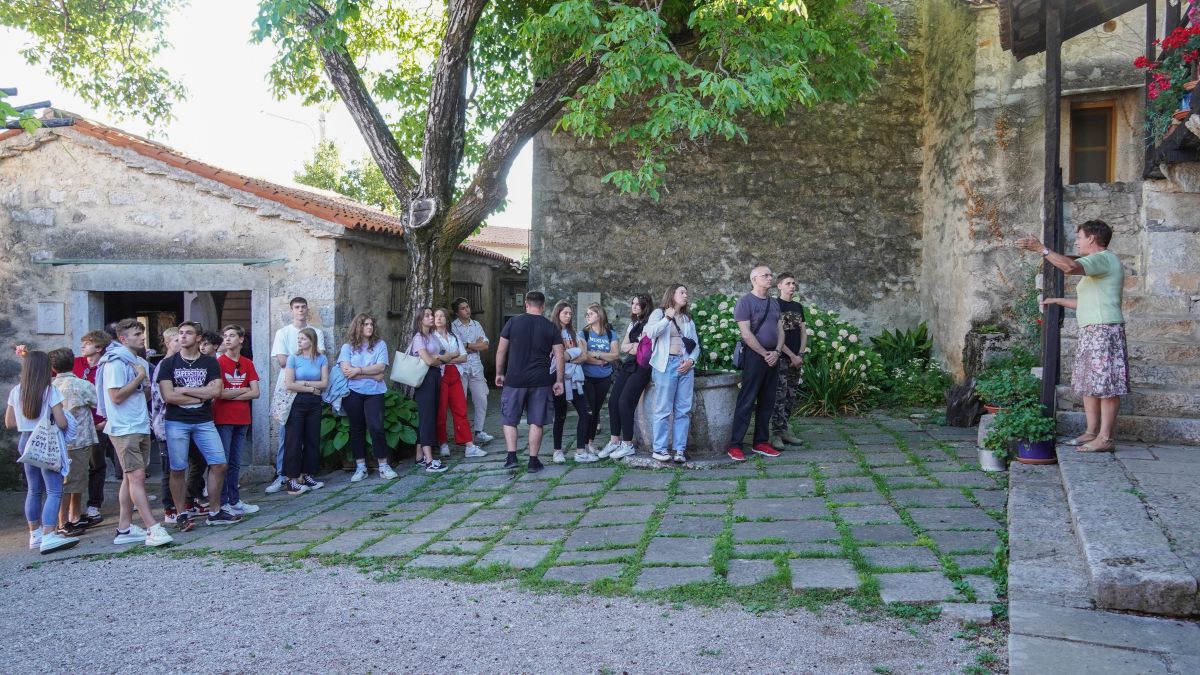 Slika: Mladi v okviru projekta MAJ odkrivali turizem v Trstu