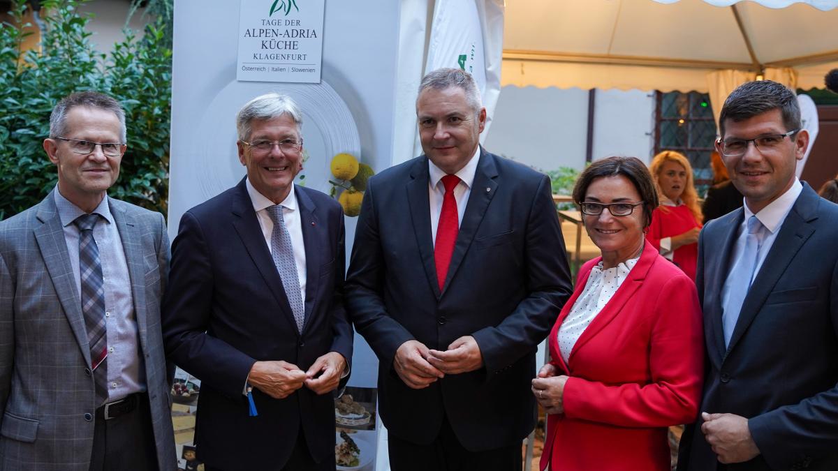 Slika: Slovenski večer 