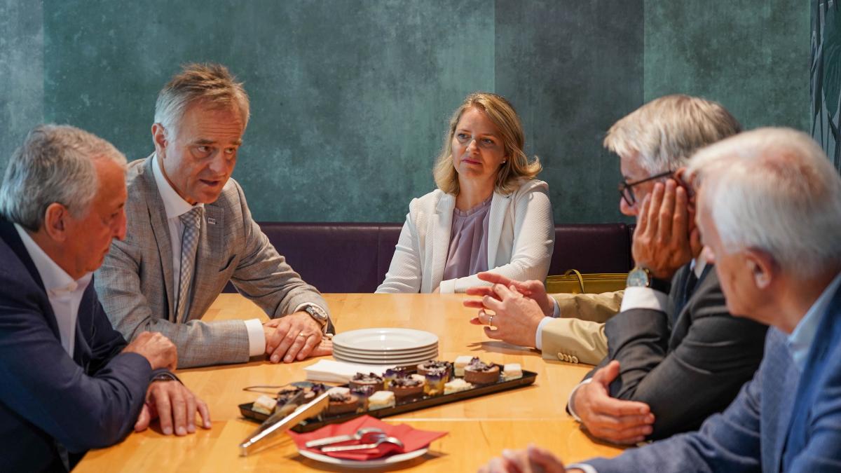 Bild: Ministerbesuch in Kärnten: Matjaž Han