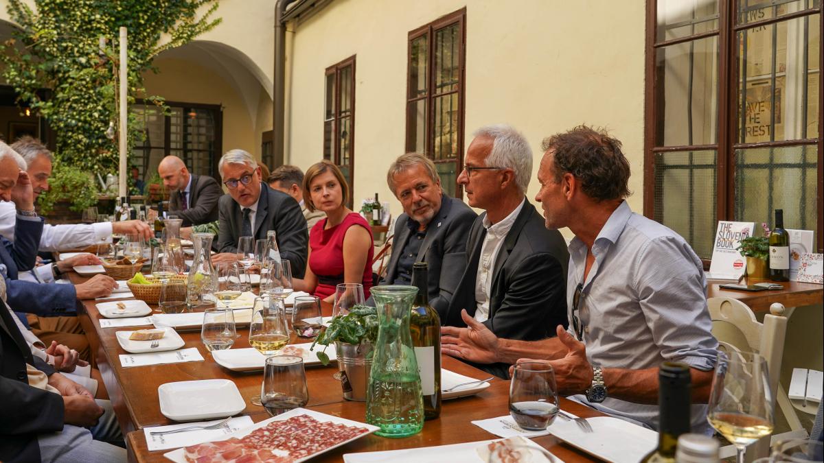 Bild: Ministerbesuch in Kärnten: Matjaž Han