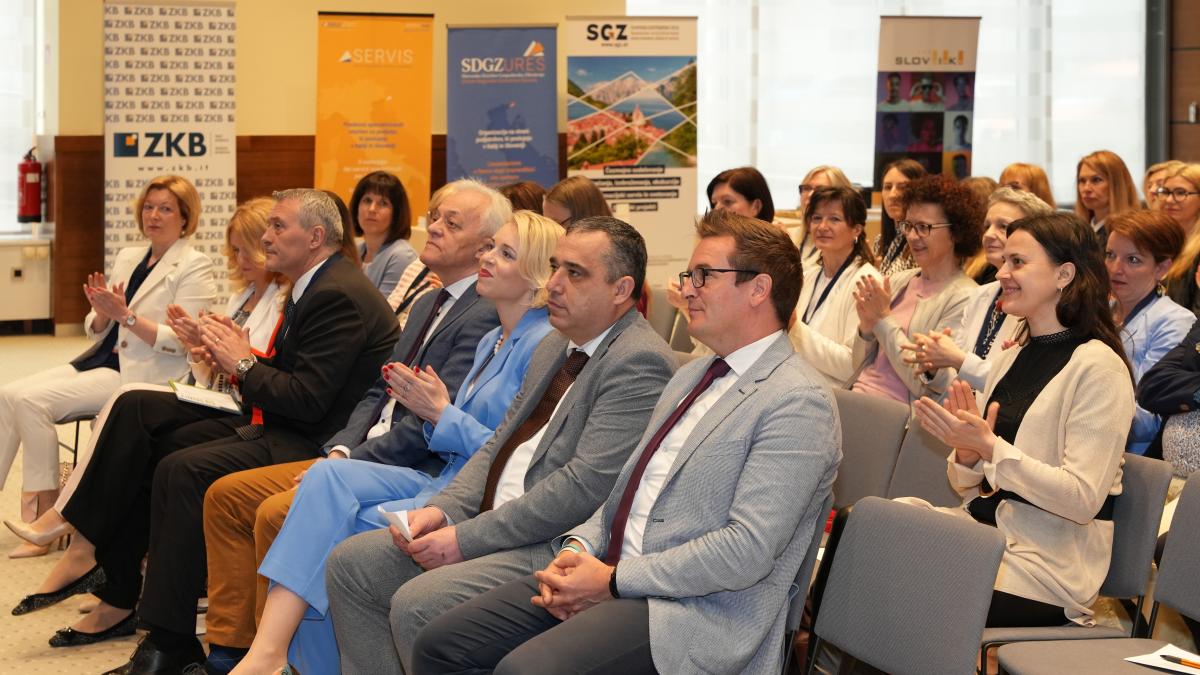 Slika: 1. Srečanje slovenskih podjetnic iz regije Alpe-Jadran v Novi Gorici