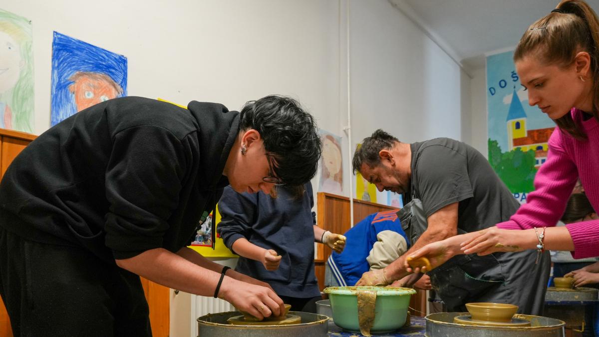 Slika: Projekt MAJ: Okusi Porabja - Mladi zamejci raziskujejo kulinarično dediščino