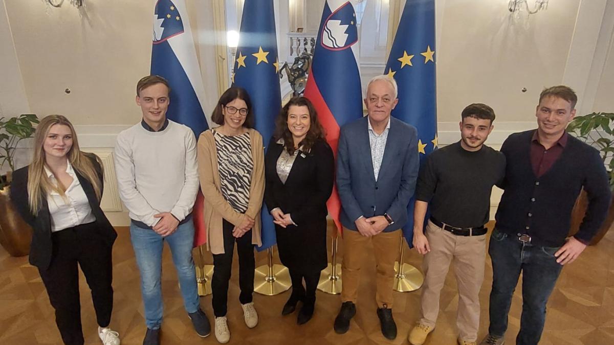Bild: Schlussveranstaltung des Projekts MAJ - Ljubljana: Besuch bei der Präsidentin im Regierungspalast.