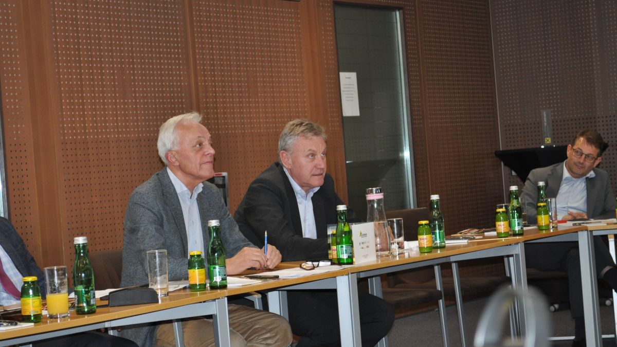 Bild: Sitzung des Vorstands und Aufsichtsrates des SGZ