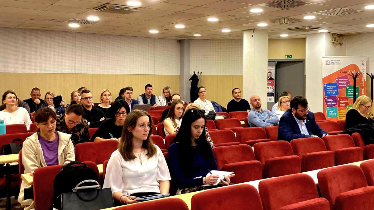 Slika: Polno obiskana konferenca: Iz Slovenije v Avstrijo: Napotitve, davki in pot do uspešnega poslovanja