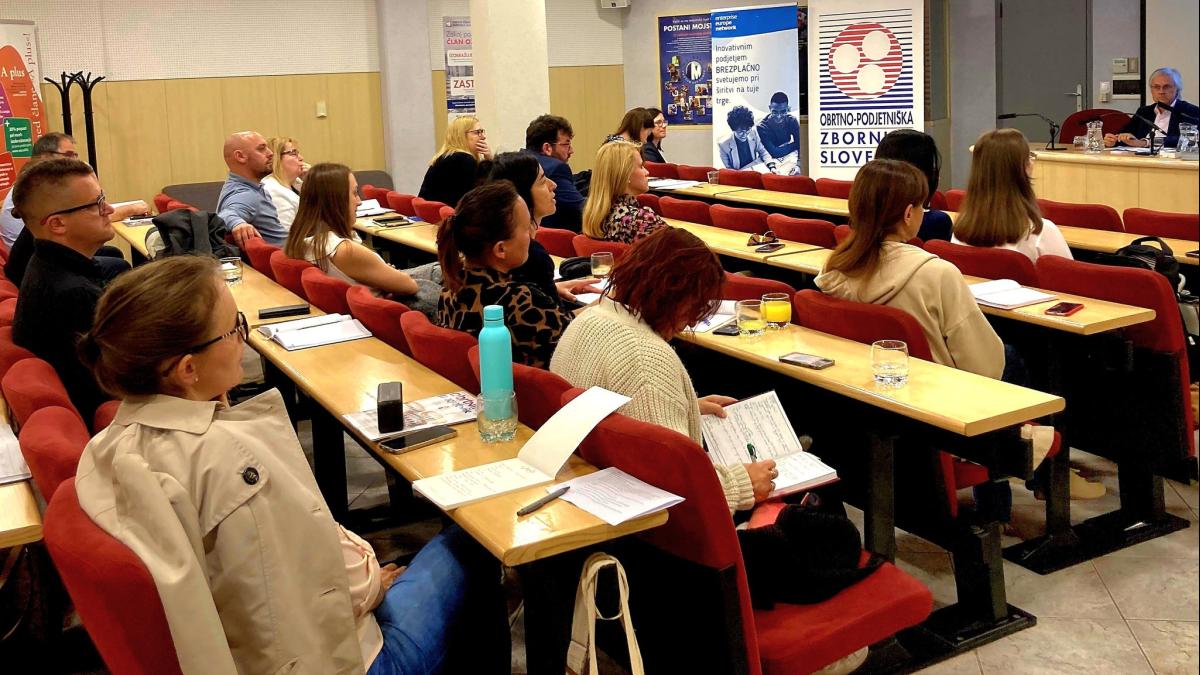 Slika: Polno obiskana konferenca: Iz Slovenije v Avstrijo: Napotitve, davki in pot do uspešnega poslovanja