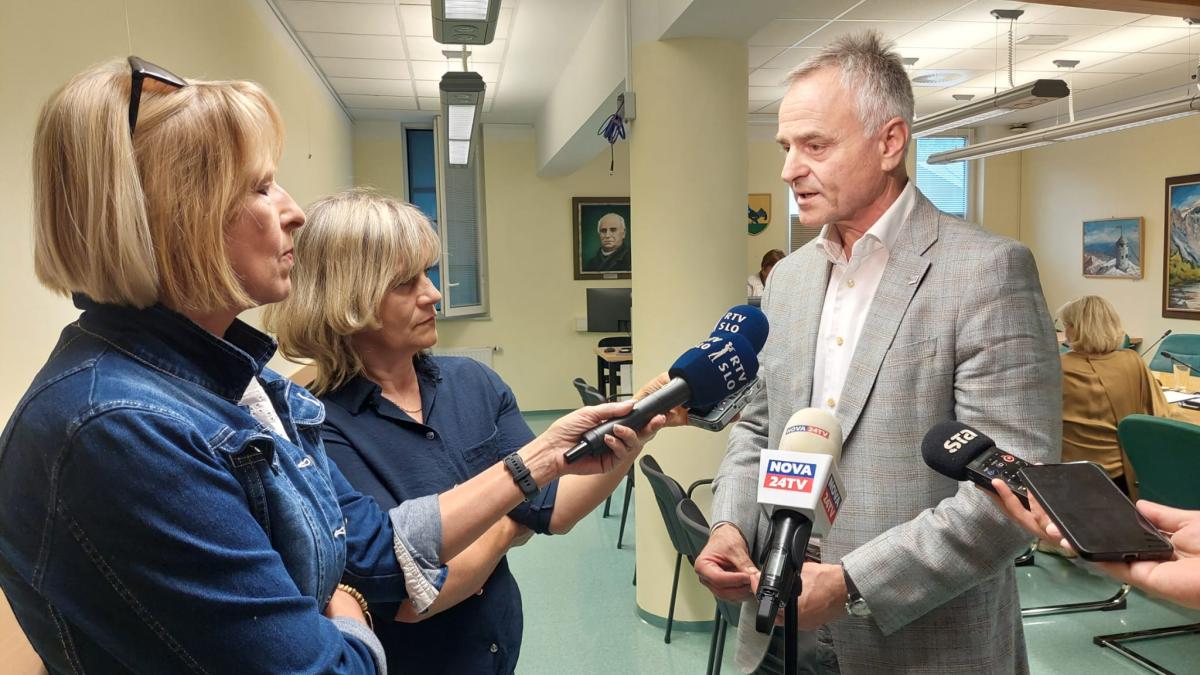 Slika: Krepitev čezmejnega sodelovanja med Zgornjo Gorenjsko in Koroško – skupni Interreg projekt SGZ in RAGOR