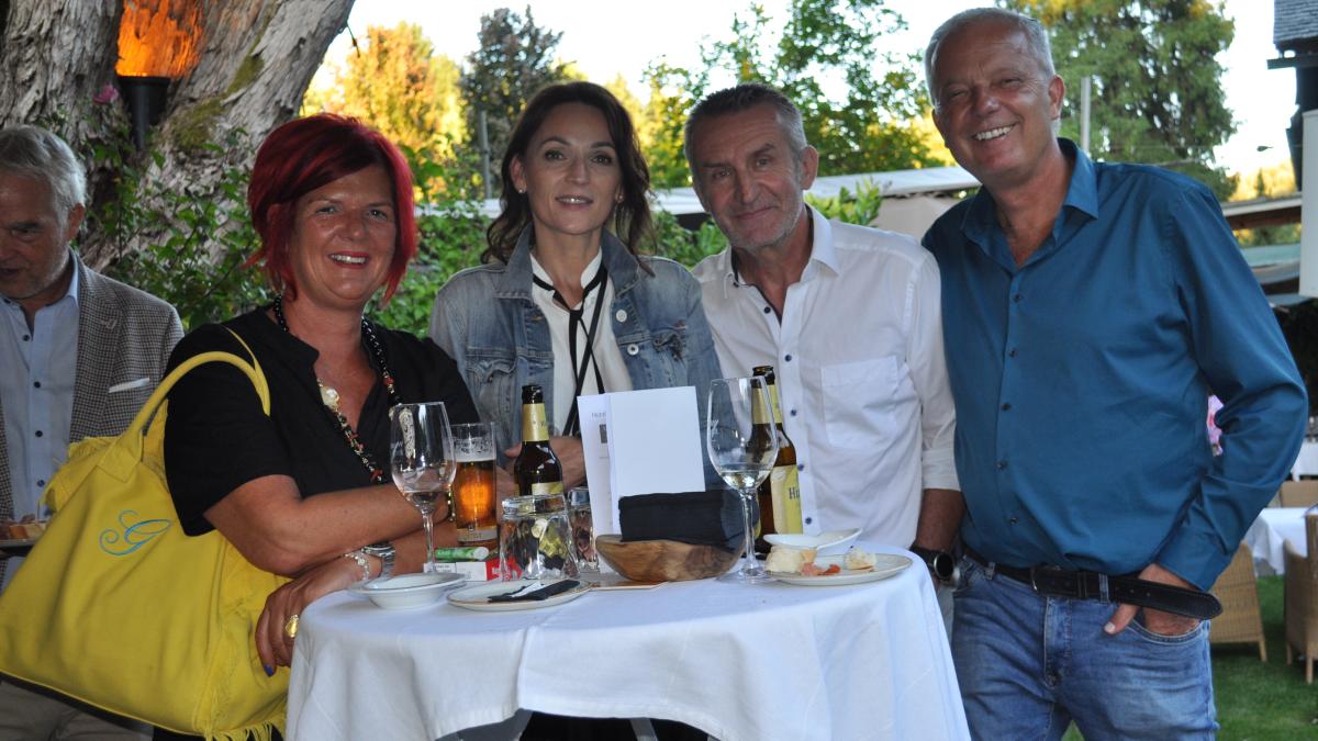 Slika: Polno obiskano alpsko-jadransko mreženje SGZ v restavraciji Sicher v Tinjah