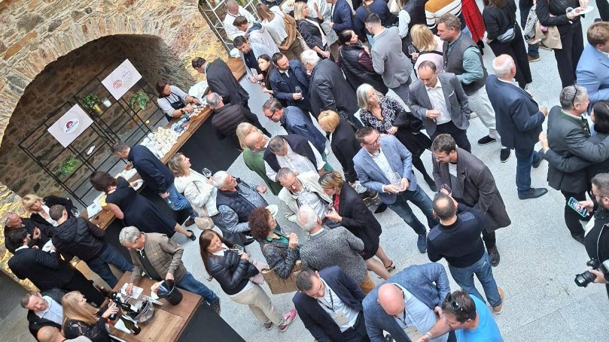 Slika: Poslovno-vinsko druženje na gradu Taggenbrunn navdušilo z duhom regije Alpe-Adria