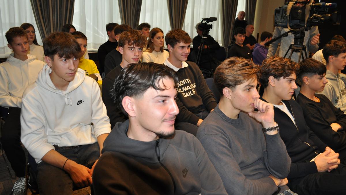 Slika: Projekt MAJ: Nevarnosti umetne inteligence na Reki