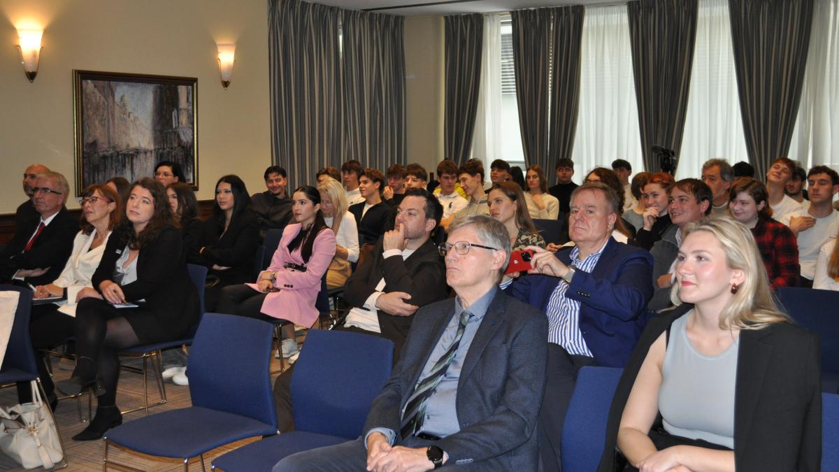 Slika: Projekt MAJ: Nevarnosti umetne inteligence na Reki