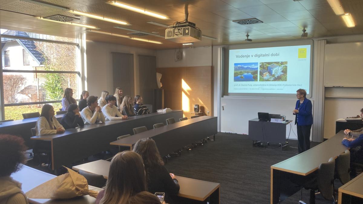 Slika: Zaključni dogodek projekta MAJ – Mreža Alpe Jadran 2025: »Digitalizacija in umetna inteligenca« na Bledu, v osrčju Gorenjske