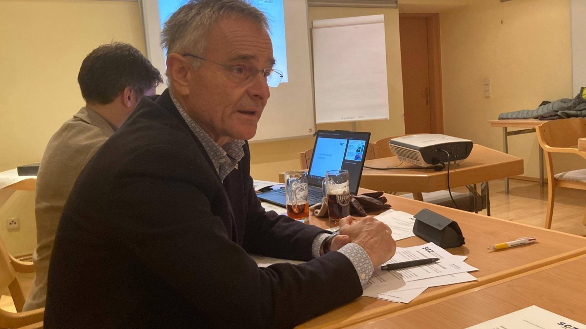 Slika: Seja UO in NO SGZ 