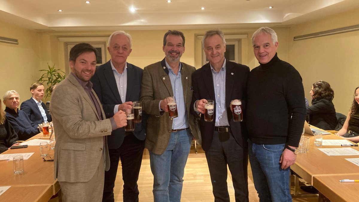 Slika: Seja UO in NO SGZ 