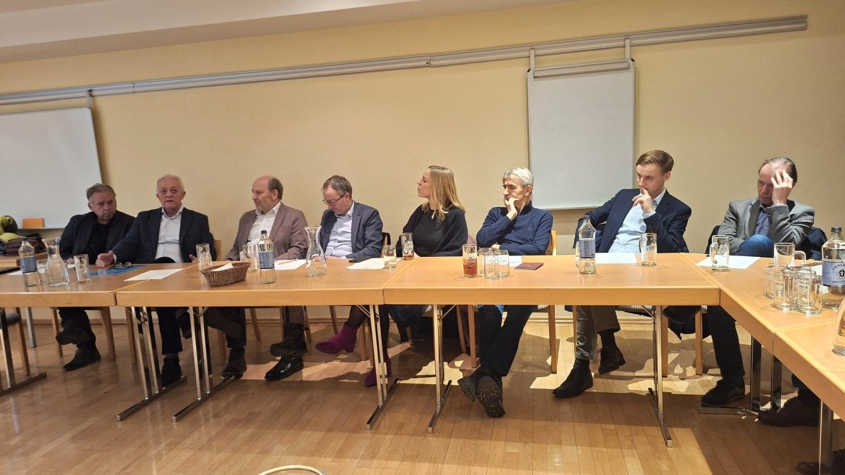 Slika: Seja UO in NO SGZ 