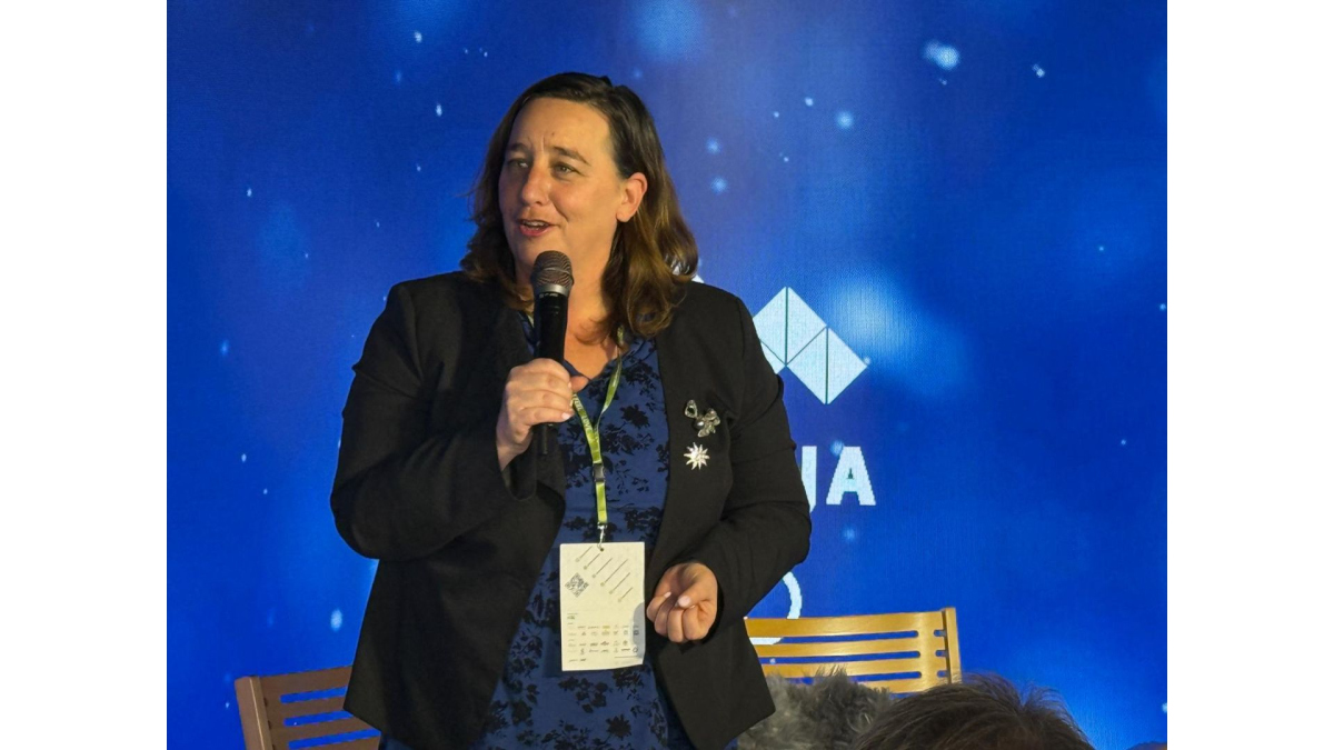 Slika: Organizacije, združene v ZGK, podelile zahvalne listine Dejanu Židanu in Vesni Humar