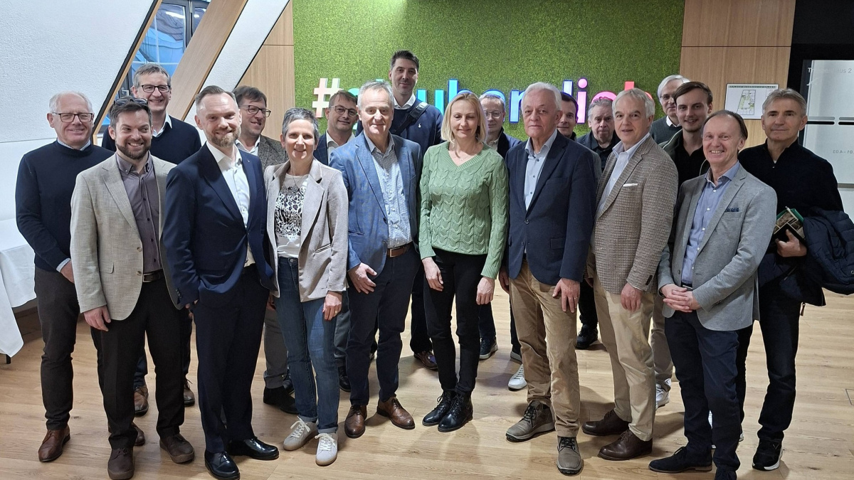 Slika: Seja SGZ v Kärntner Sparkasse Celovec