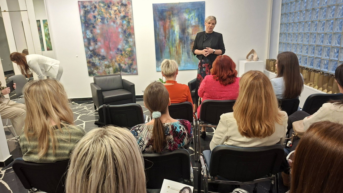 Slika: Močna in uspešna ženska – povezovanje, znanje in navdih v Celovcu