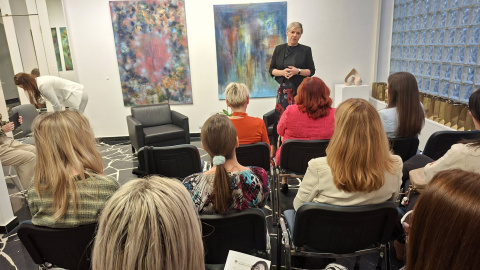 Slika: Močna in uspešna ženska – povezovanje, znanje in navdih v Celovcu