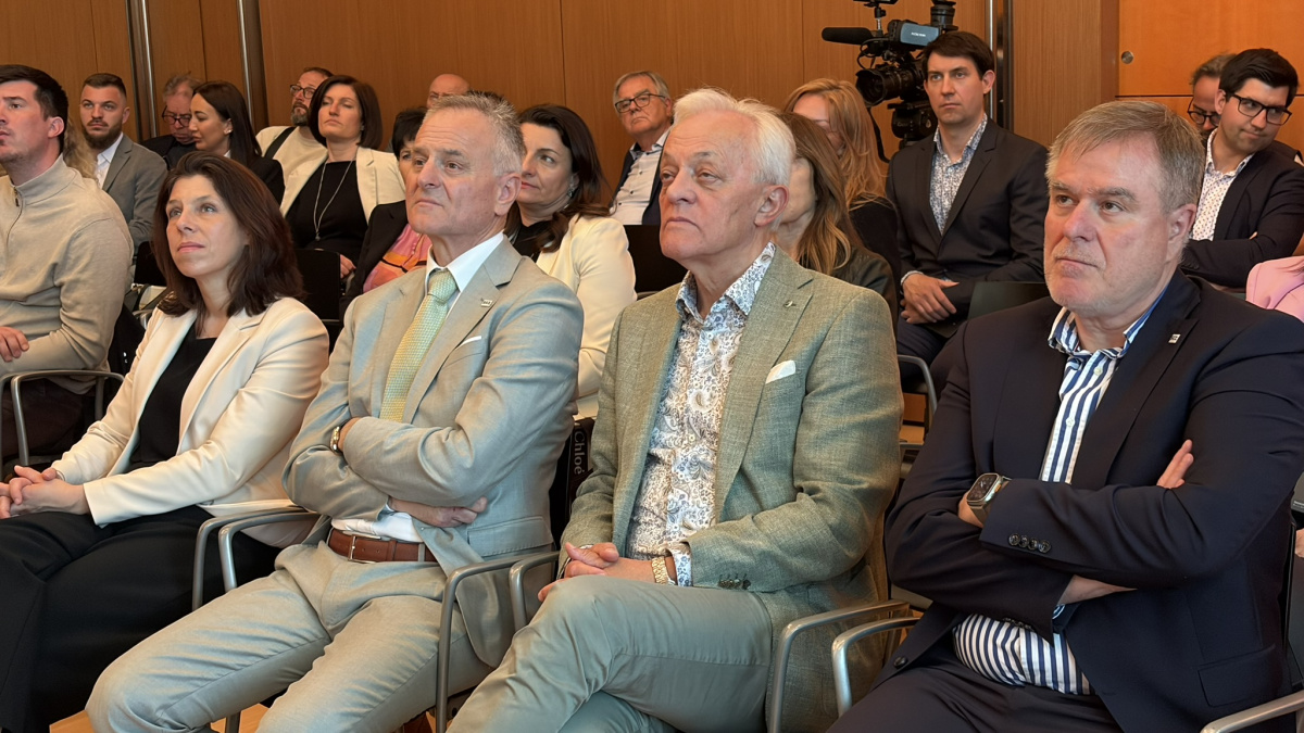 Slika: Slovenska podjetja v Avstriji – pravni okvir zaposlovanja pri čezmejnem delu / Učinkovito čezmejno poslovanje kot ključ konkurenčnosti slovenskih podjetij