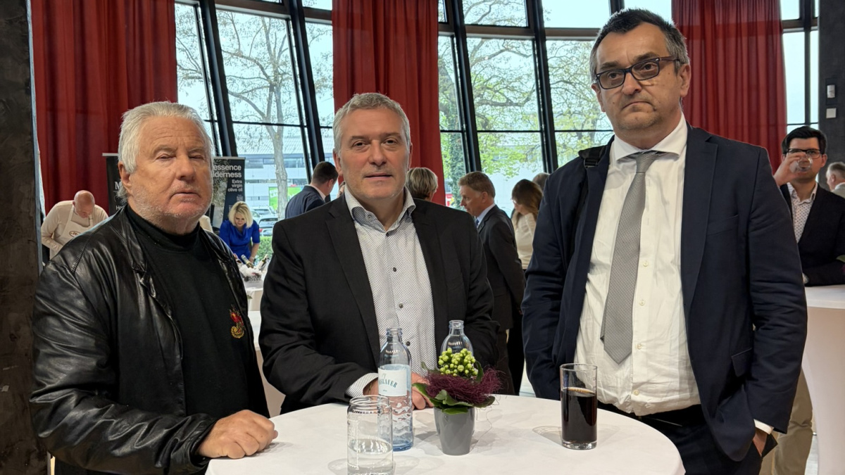 Slika: Slovenska podjetja v Avstriji – pravni okvir zaposlovanja pri čezmejnem delu / Učinkovito čezmejno poslovanje kot ključ konkurenčnosti slovenskih podjetij