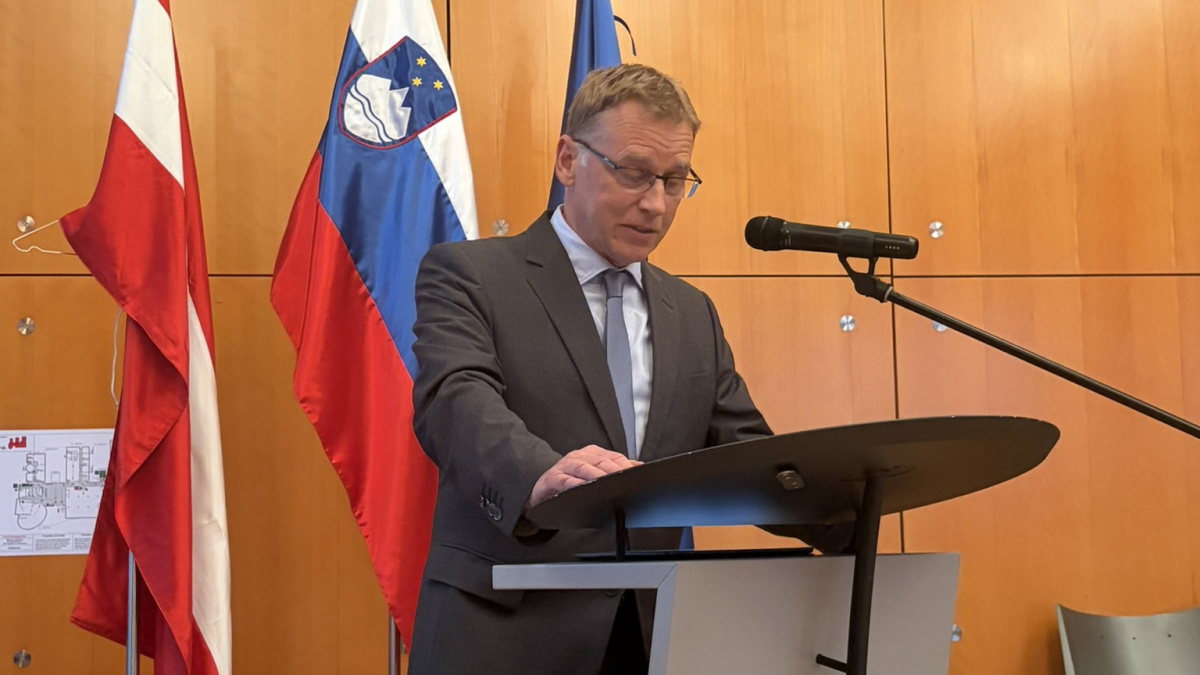 Slika: Slovenska podjetja v Avstriji – pravni okvir zaposlovanja pri čezmejnem delu / Učinkovito čezmejno poslovanje kot ključ konkurenčnosti slovenskih podjetij