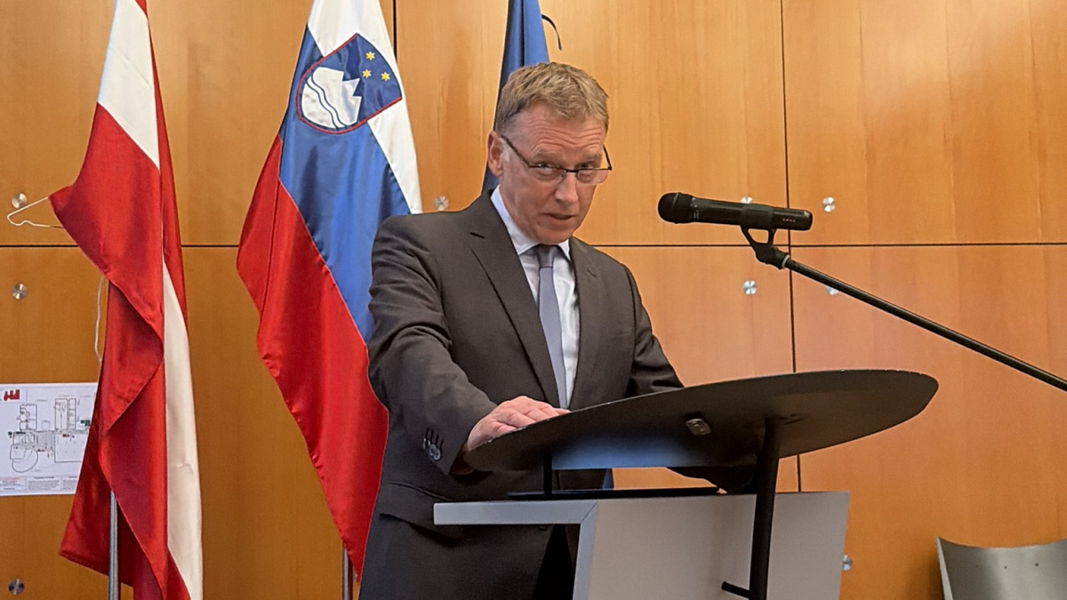 Slika: Slovenska podjetja v Avstriji – pravni okvir zaposlovanja pri čezmejnem delu / Učinkovito čezmejno poslovanje kot ključ konkurenčnosti slovenskih podjetij