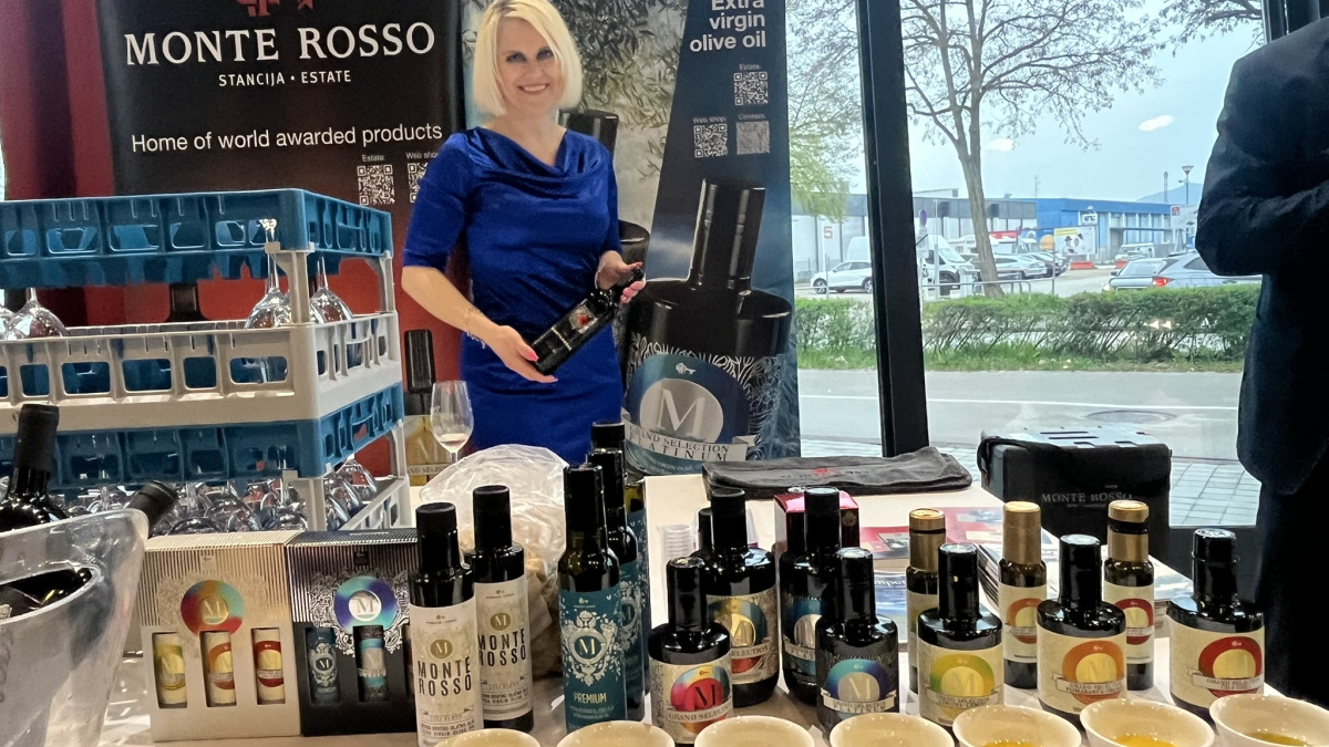 Slika: Slovenska podjetja v Avstriji – pravni okvir zaposlovanja pri čezmejnem delu / Učinkovito čezmejno poslovanje kot ključ konkurenčnosti slovenskih podjetij