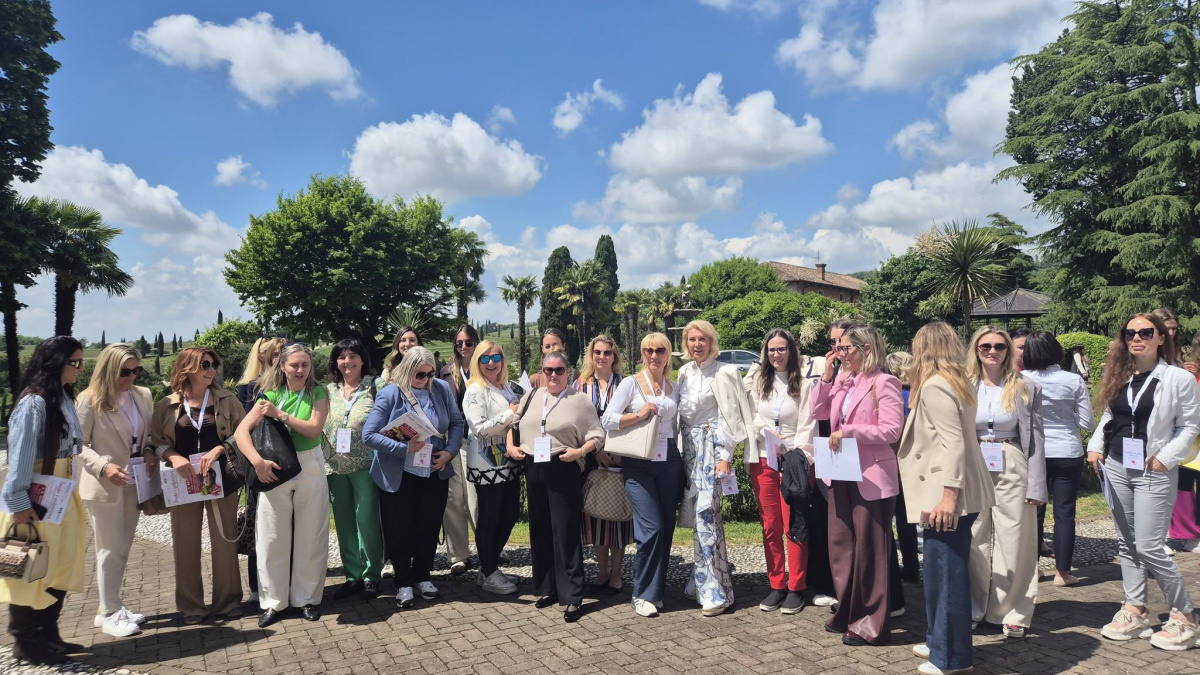 Slika: »Ženske v podjetništvu – pogum, zgodbe, podjetništvo, B2B«