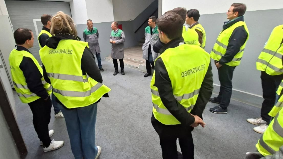Slika: Delegacija mladih podjetnikov iz Tirolske po Sloveniji