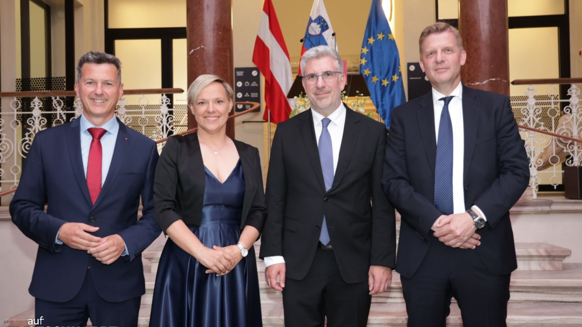 Slika: Sprejem ob 35-letnici samostojnosti Republike Slovenije v Celovcu