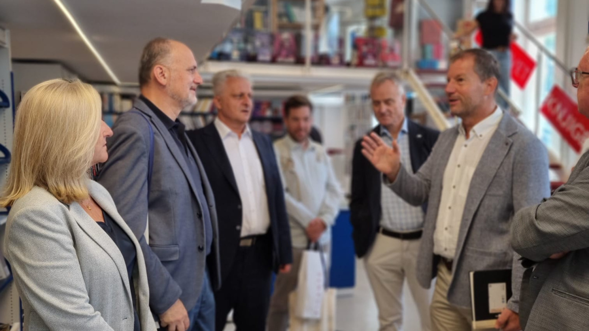 Slika: Delegacija gradiščanskih Hrvatov na obisku pri Slovenski gospodarski zvezi